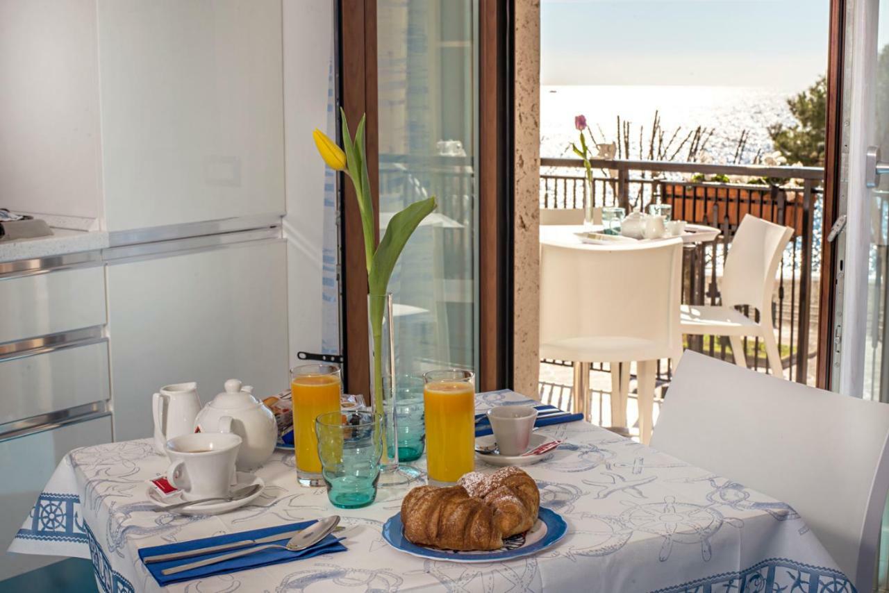 B&B Amalba Maiori Bagian luar foto